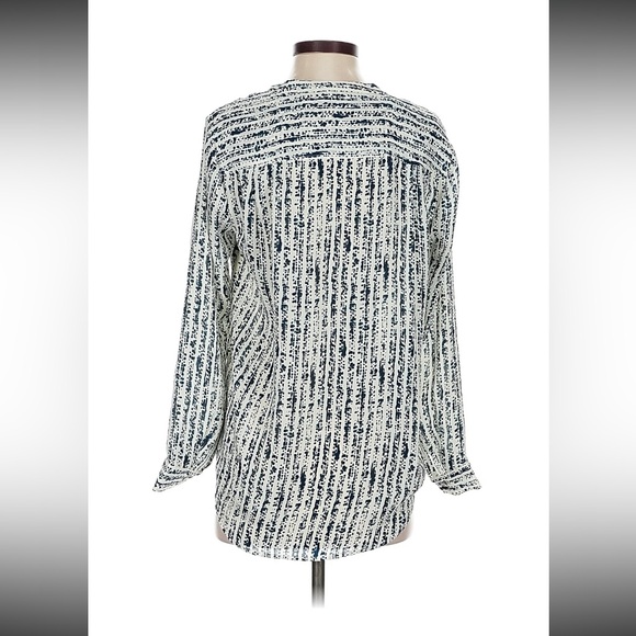 NWT Lilla P size S long sleeve blouse - Picture 2 of 6